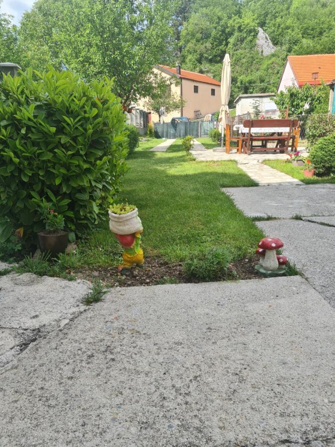 Lucic Guesthouse Cetinje Buitenkant foto
